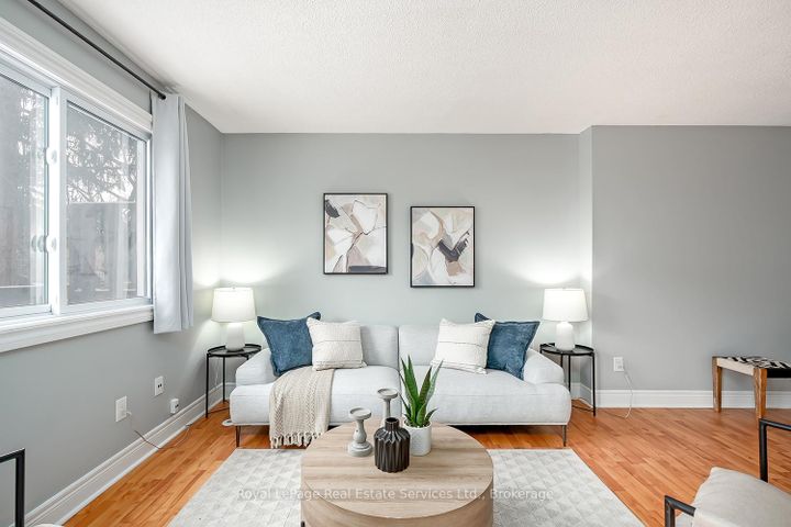 Photo 4 at 24 - 2651 Aquitaine Avenue, Meadowvale, Mississauga