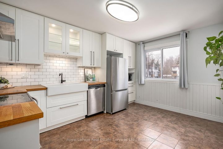 Photo 8 at 24 - 2651 Aquitaine Avenue, Meadowvale, Mississauga