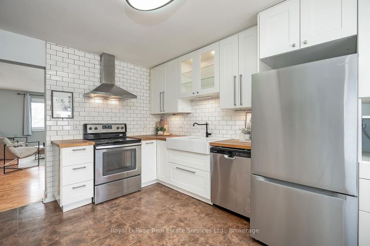 Photo 10 at 24 - 2651 Aquitaine Avenue, Meadowvale, Mississauga