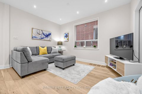 Photo 7 at 746 Gladstone Avenue, Junction, Toronto