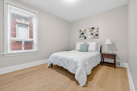 Photo 17 at 746 Gladstone Avenue, Junction, Toronto