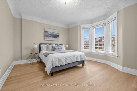 Photo 19 at 746 Gladstone Avenue, Junction, Toronto