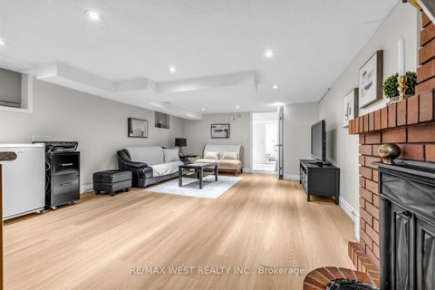Photo 23 at 746 Gladstone Avenue, Junction, Toronto