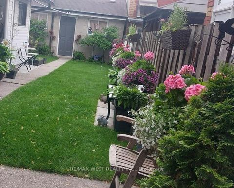 Photo 36 at 746 Gladstone Avenue, Junction, Toronto