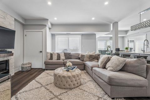 Photo 13 at 311 - 10 Culinary Lane, Rural Barrie Southeast, Barrie