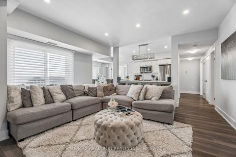 Photo 15 at 311 - 10 Culinary Lane, Rural Barrie Southeast, Barrie