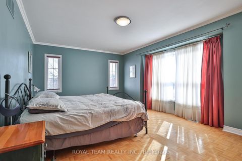 Photo 12 at 2 Sandway Crescent, Maple, Vaughan