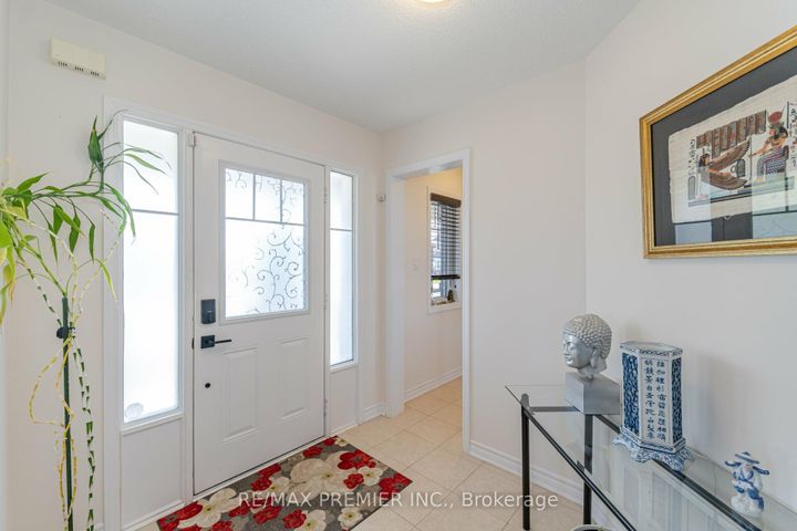 Photo 5 at 2 Tribune Drive, Northwest Brampton, Brampton