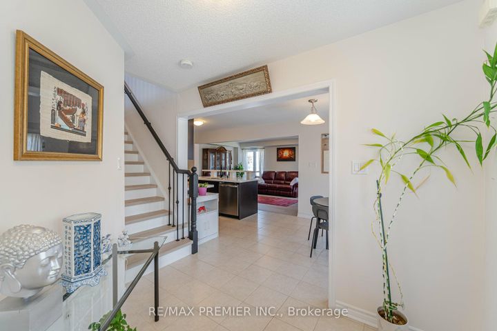 Photo 6 at 2 Tribune Drive, Northwest Brampton, Brampton