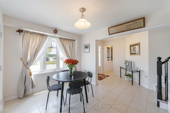 Photo 7 at 2 Tribune Drive, Northwest Brampton, Brampton