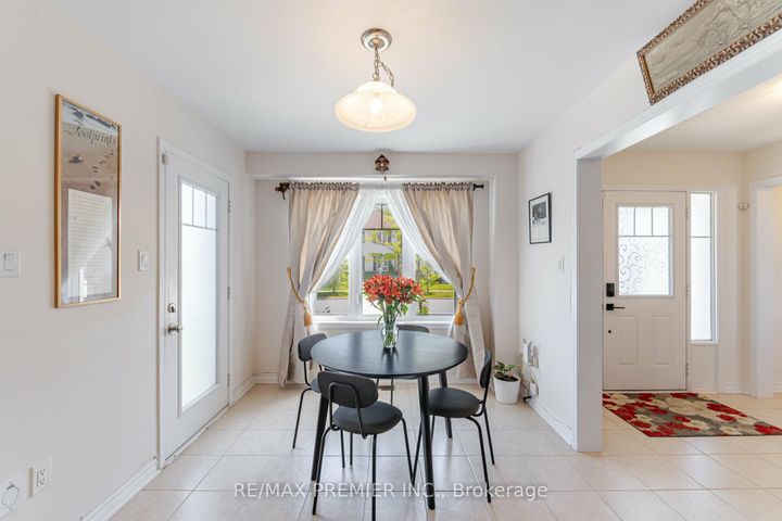 Photo 8 at 2 Tribune Drive, Northwest Brampton, Brampton