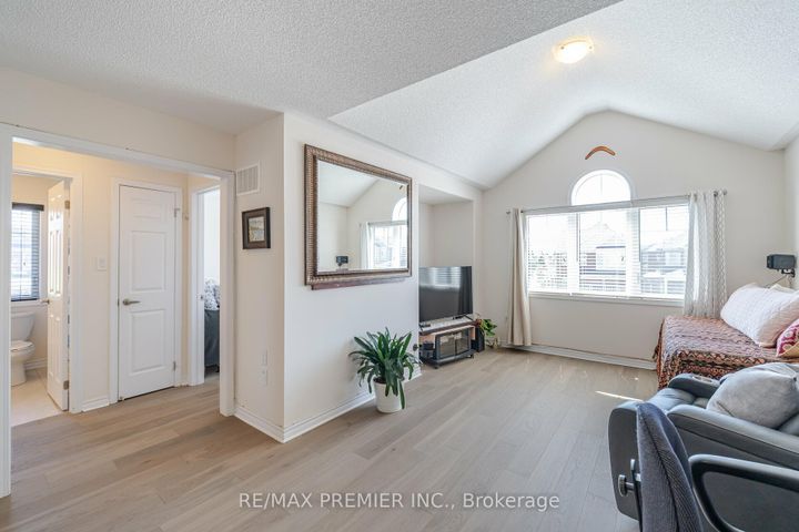 Photo 21 at 2 Tribune Drive, Northwest Brampton, Brampton