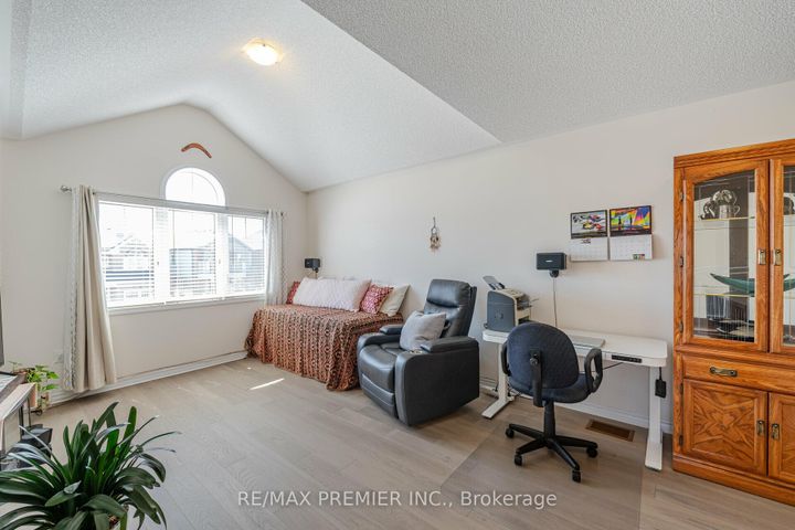 Photo 22 at 2 Tribune Drive, Northwest Brampton, Brampton