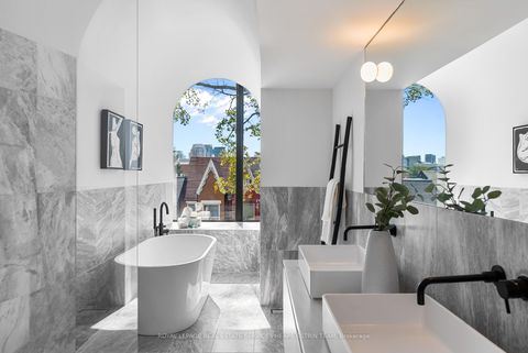 Photo 15 at 44 Foxley Street, Bellwoods, Toronto