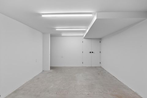 Photo 37 at 44 Foxley Street, Bellwoods, Toronto