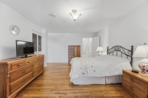 Photo 24 at 478 Wilson Heights Boulevard, CFB, Toronto
