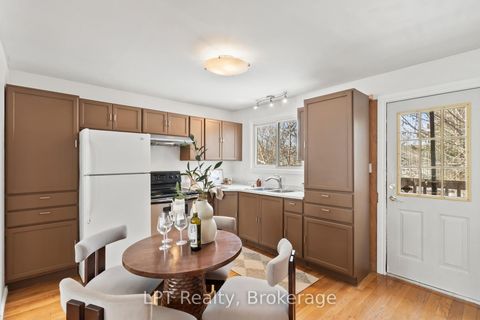 Photo 8 at 118 Capreol Court, Vanier, Oshawa