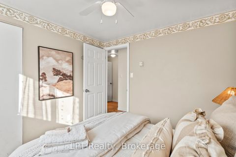 Photo 17 at 118 Capreol Court, Vanier, Oshawa