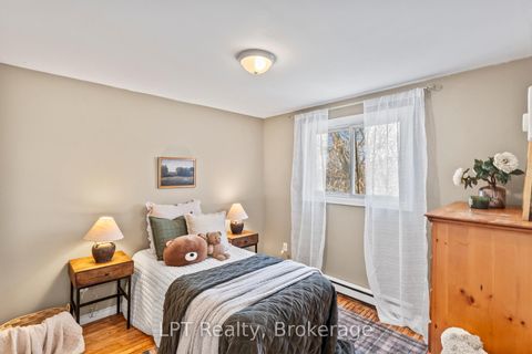 Photo 18 at 118 Capreol Court, Vanier, Oshawa