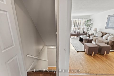 Photo 22 at 118 Capreol Court, Vanier, Oshawa