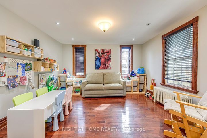 Photo 12 at 24 Mill Street N, Downtown Brampton, Brampton