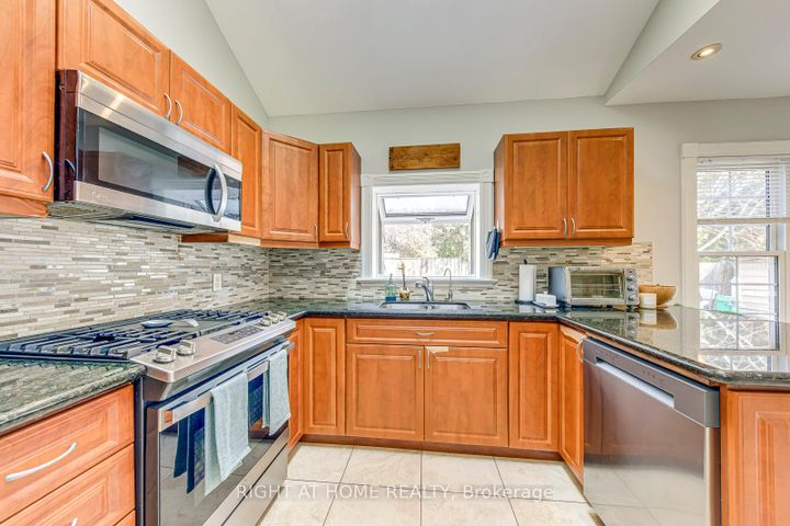 Photo 16 at 24 Mill Street N, Downtown Brampton, Brampton