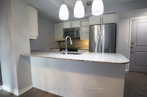 Photo 3 at 706 - 35 Bastion Street, Niagara, Toronto