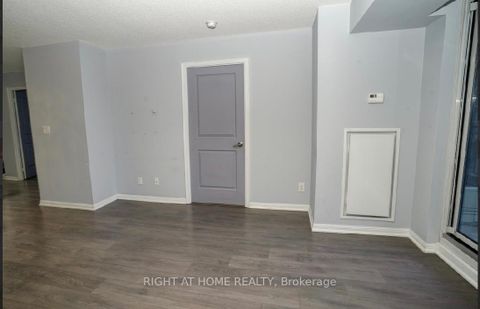 Photo 7 at 706 - 35 Bastion Street, Niagara, Toronto