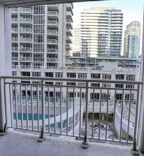 Photo 8 at 706 - 35 Bastion Street, Niagara, Toronto