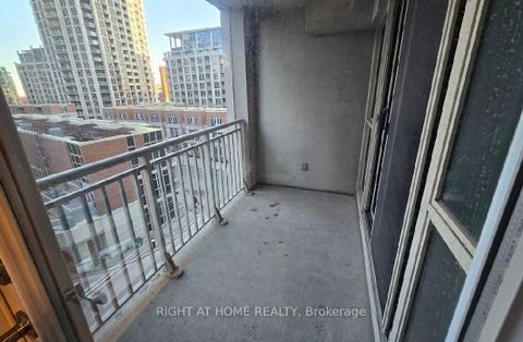 Photo 9 at 706 - 35 Bastion Street, Niagara, Toronto