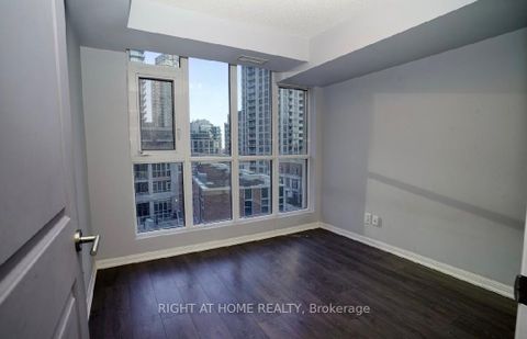 Photo 11 at 706 - 35 Bastion Street, Niagara, Toronto