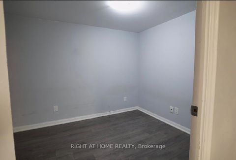 Photo 12 at 706 - 35 Bastion Street, Niagara, Toronto