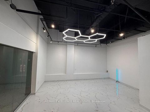 Photo 1 at 139 - 222 Spadina Avenue, Chinatown, Toronto