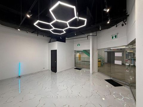 Photo 3 at 139 - 222 Spadina Avenue, Chinatown, Toronto