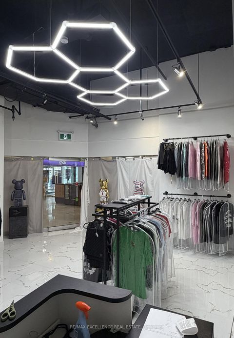 Photo 5 at 139 - 222 Spadina Avenue, Chinatown, Toronto