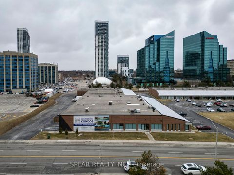 Photo 2 at 11 - 280 - 422 Consumers Road, Henry Farm, Toronto