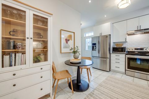 Photo 11 at 17 Culloden Court, Centennial Scarborough, Toronto