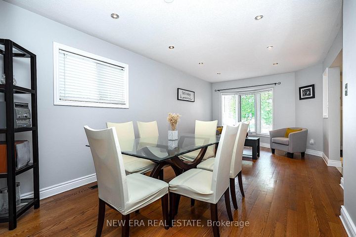 Photo 8 at 5380 Floral Hill Crescent, East Credit, Mississauga