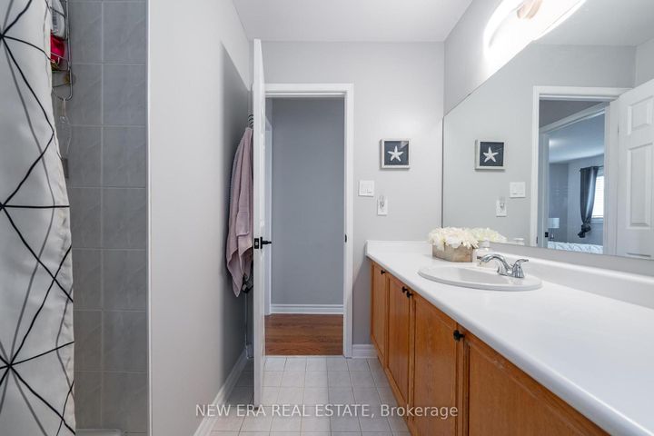 Photo 33 at 5380 Floral Hill Crescent, East Credit, Mississauga