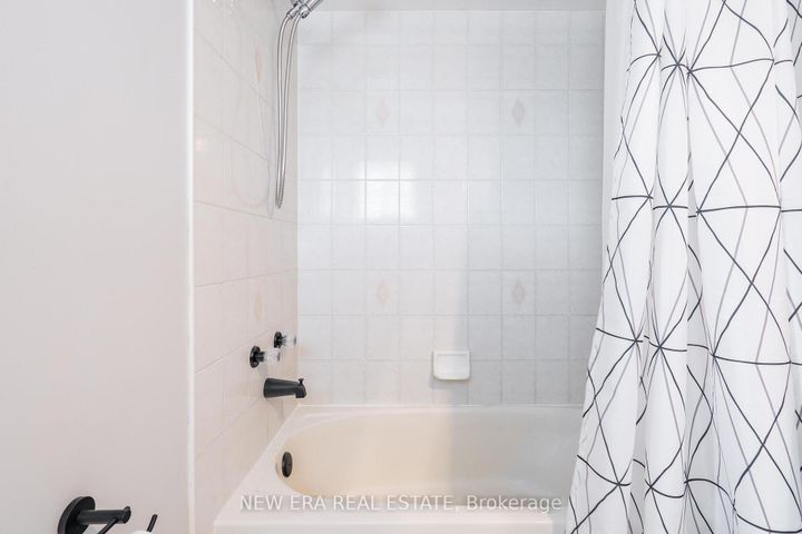 Photo 38 at 5380 Floral Hill Crescent, East Credit, Mississauga