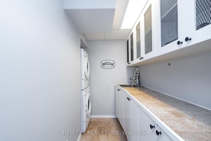 Photo 42 at 5380 Floral Hill Crescent, East Credit, Mississauga