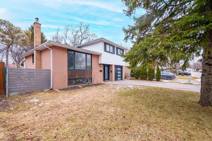 Photo 1 at 81 Watson Crescent, Brampton East, Brampton