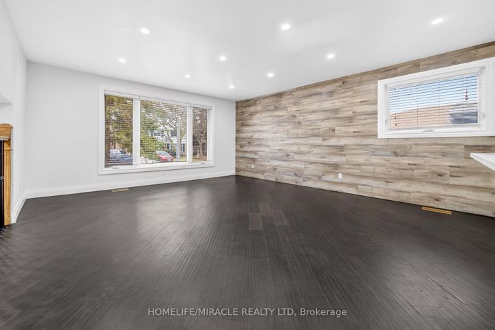 Photo 6 at 81 Watson Crescent, Brampton East, Brampton