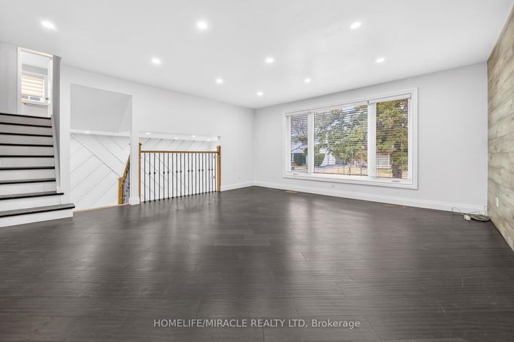 Photo 7 at 81 Watson Crescent, Brampton East, Brampton