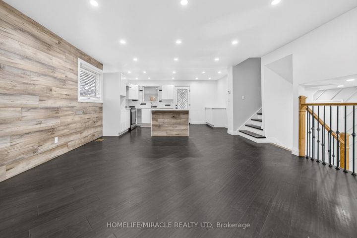 Photo 9 at 81 Watson Crescent, Brampton East, Brampton