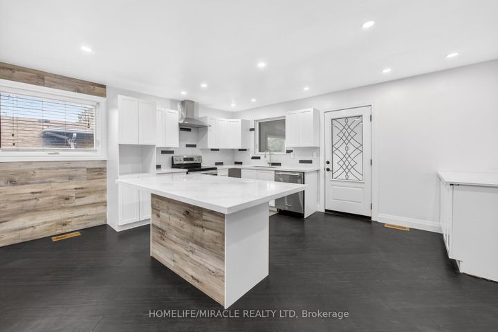 Photo 11 at 81 Watson Crescent, Brampton East, Brampton