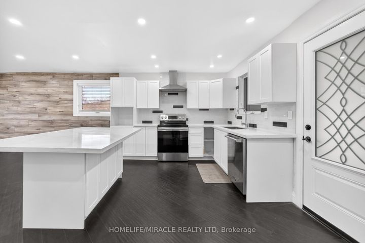 Photo 13 at 81 Watson Crescent, Brampton East, Brampton