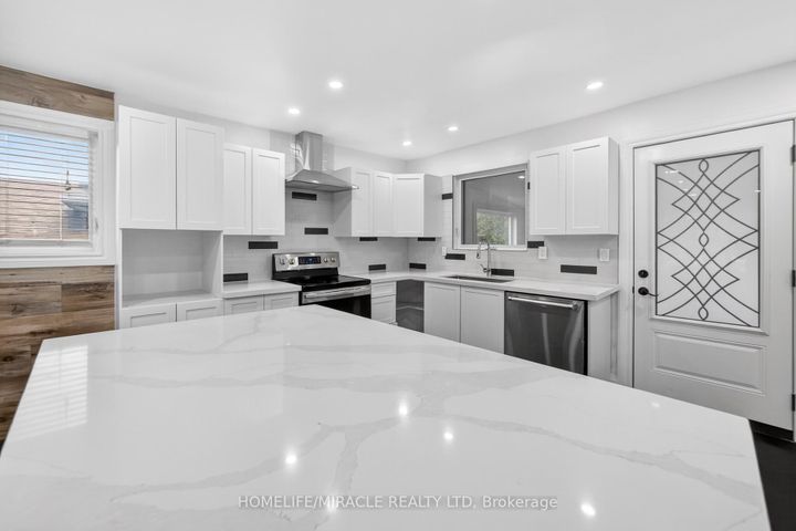 Photo 15 at 81 Watson Crescent, Brampton East, Brampton