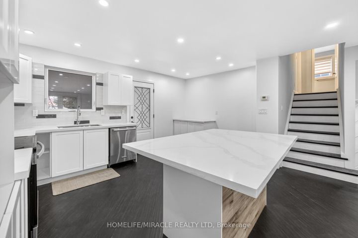 Photo 18 at 81 Watson Crescent, Brampton East, Brampton