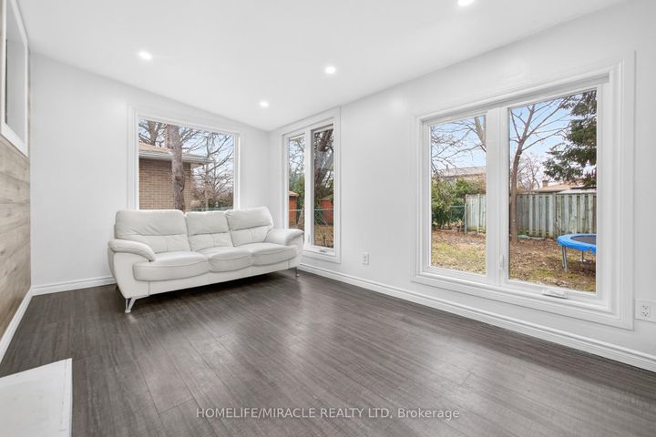 Photo 19 at 81 Watson Crescent, Brampton East, Brampton